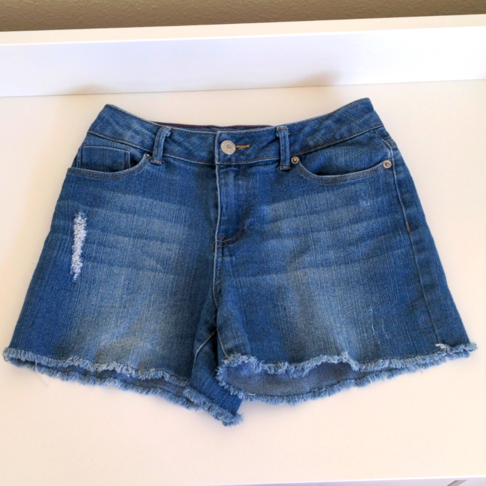 Calvin Klein Mid Rise Boy Blue Jean Shorts Size 12 Light Wash Raw Hem